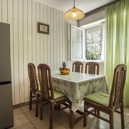 Jase 아파트 스플리트